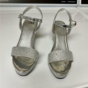 Silver Shoes Rhinestone,Chelsea Moreland brand,Sz 5 (fits women or teen girl)